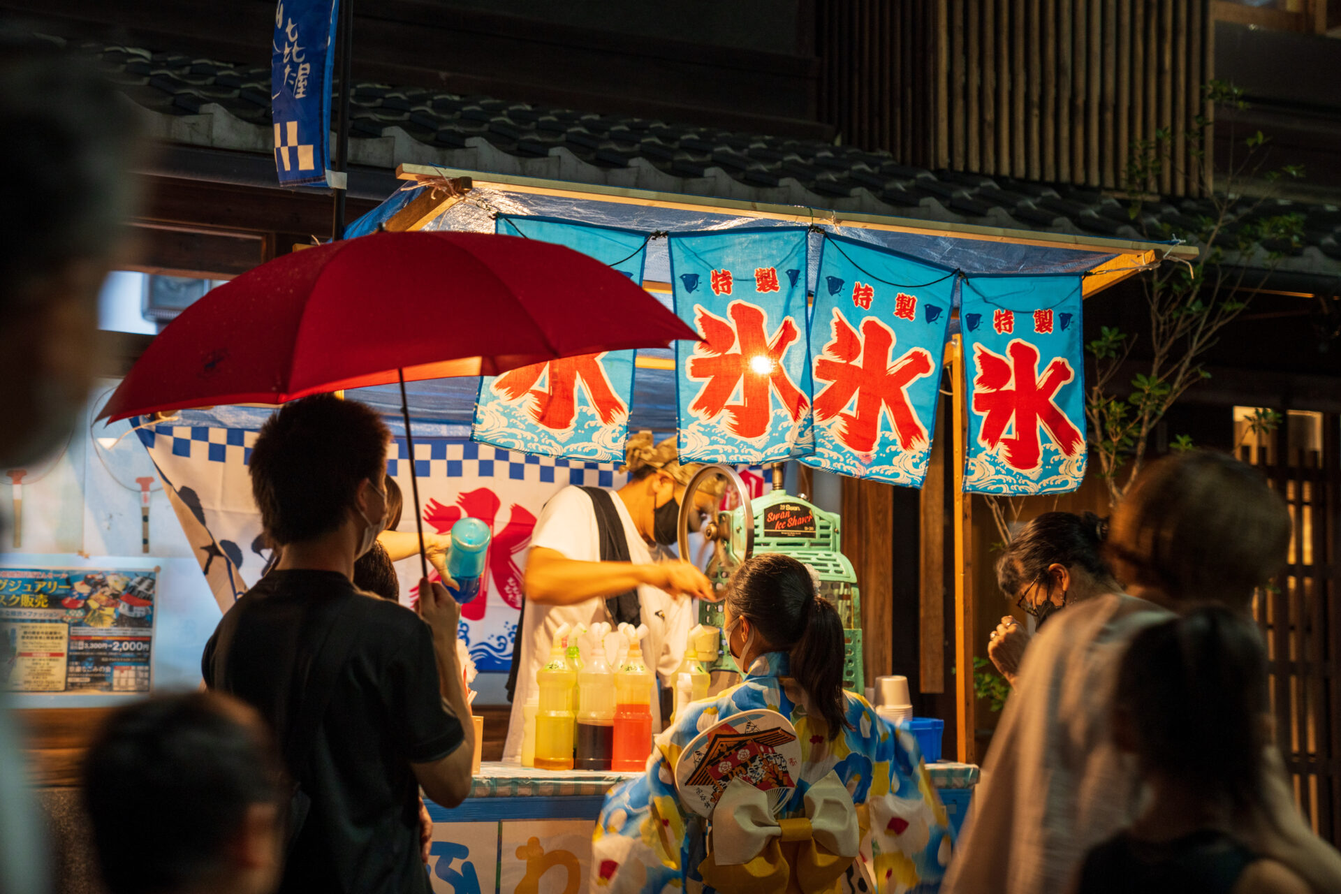 京都 祇園祭のコンビニ事情！ダンボールを床を敷くのは何の対策？